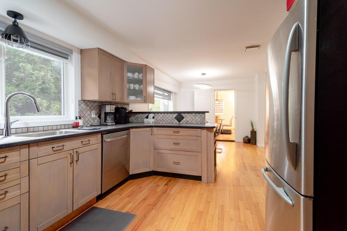 Spacious & Modern By The Beach White Rock Esterno foto