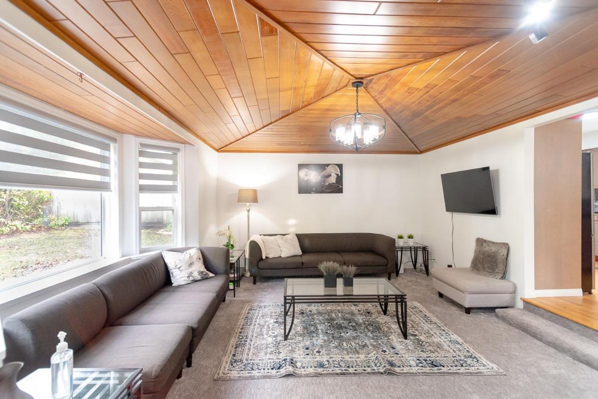 Spacious & Modern By The Beach White Rock Esterno foto